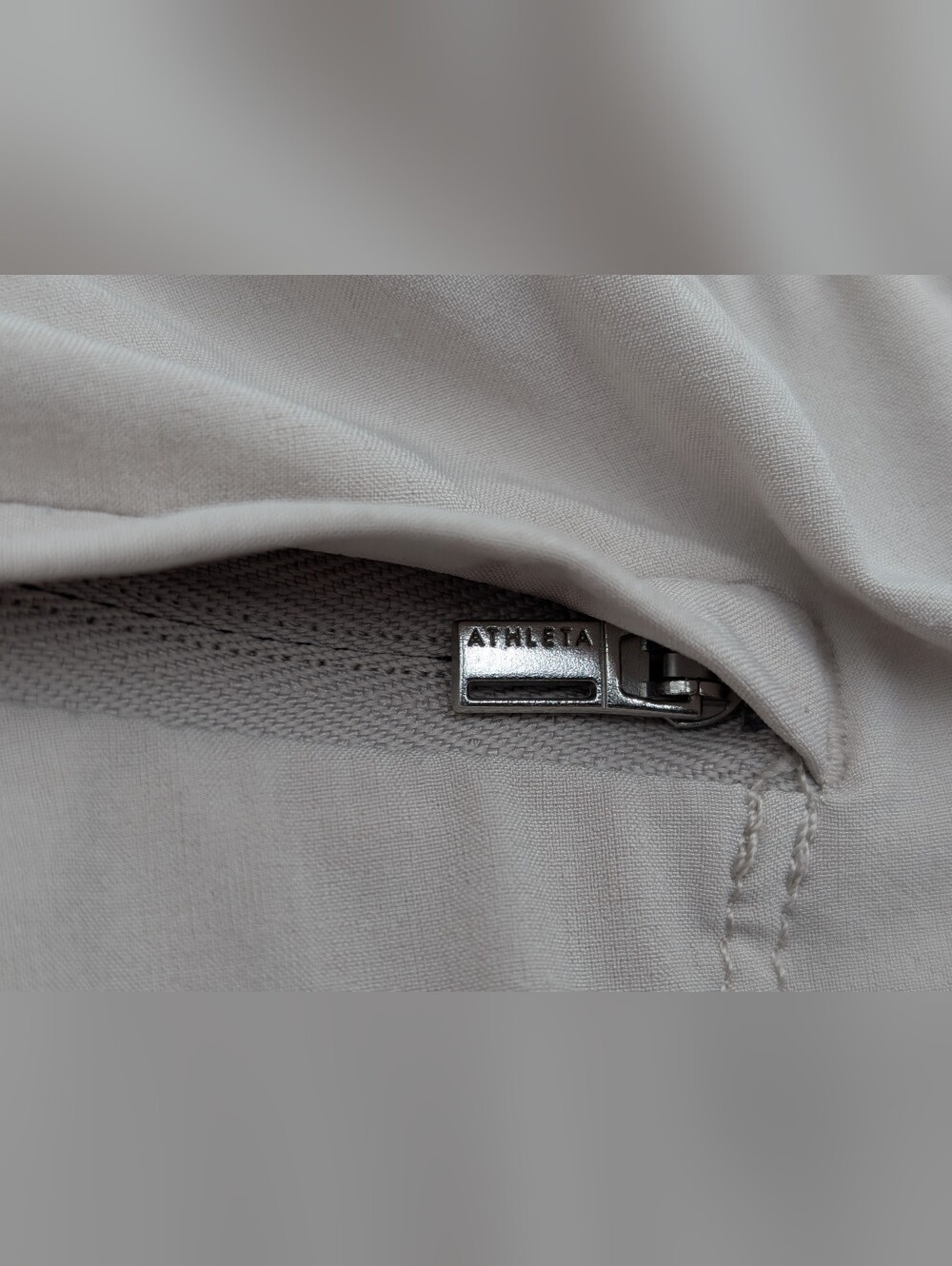 Athleta "Chelsea" Sz 8 Taupe/Stone Super Soft Fabric Flowy Wide Leg Zip Pockets - Picture 8 of 16